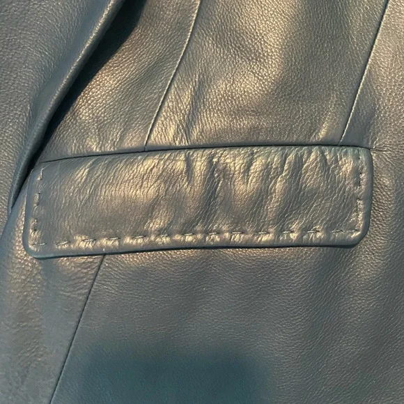 Bally women’s leather coat size 42 (US size 6) Never been worn! - Picture 3 of 9